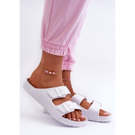 Tongs Femme En Mousse Avec Boucles Blanc Luciene 1