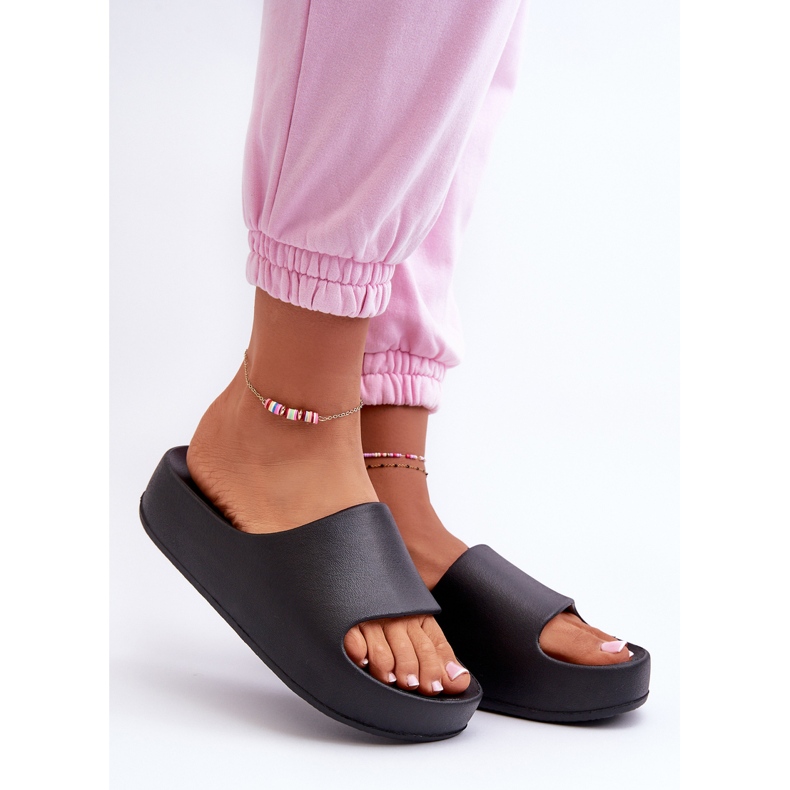 Tongs à plateforme en mousse Airaplea noires pour femmes 1
