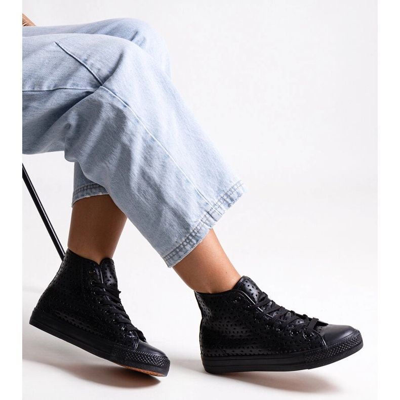 Bez marki Baskets montantes ajourées Madala noires le noir 1