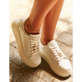 Baskets en cuir pour femmes sur la plateforme avec un ours en peluche, blanc Vinceza 66641 blanche 1 Baskets en cuir pour femmes sur la plateforme avec un ours en peluche, blanc Vinceza 66641 blanche 1