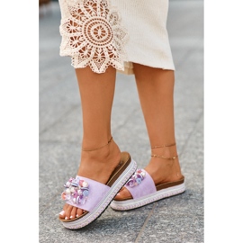 Tongs pour femmes sur la plateforme avec décorations S.Barski HY077 Violet 1 Tongs pour femmes sur la plateforme avec décorations S.Barski HY077 Violet 1