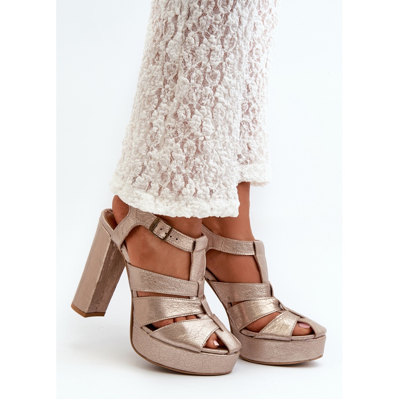 Sandales Pour Femmes Sur Un Talon Haut En Cuir Maciejka 06050-25 Or doré 1