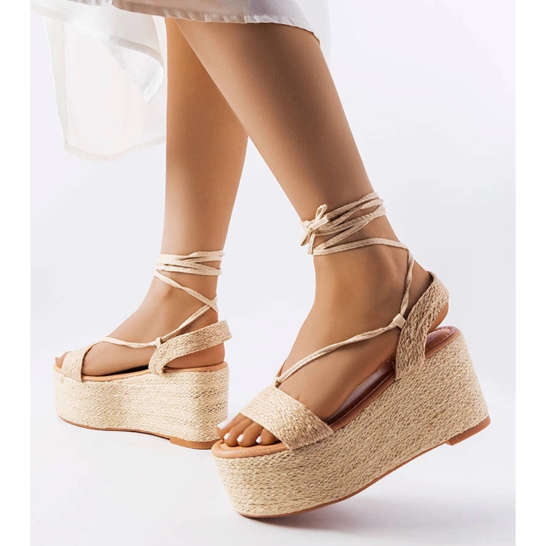 Espadrilles beiges sur la plateforme Silvetta 1