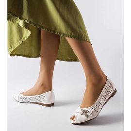 Ballerines blanches ajourées avec noeud Simpsville 2