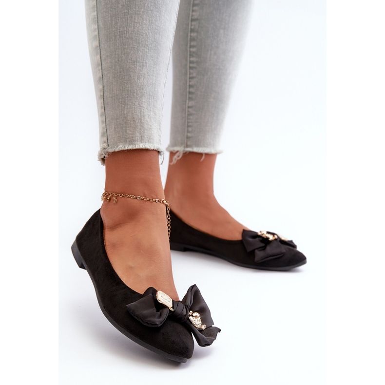 Ballerines Femme En Daim Eco Avec Noeud Et Broche Noir Satris le noir 2