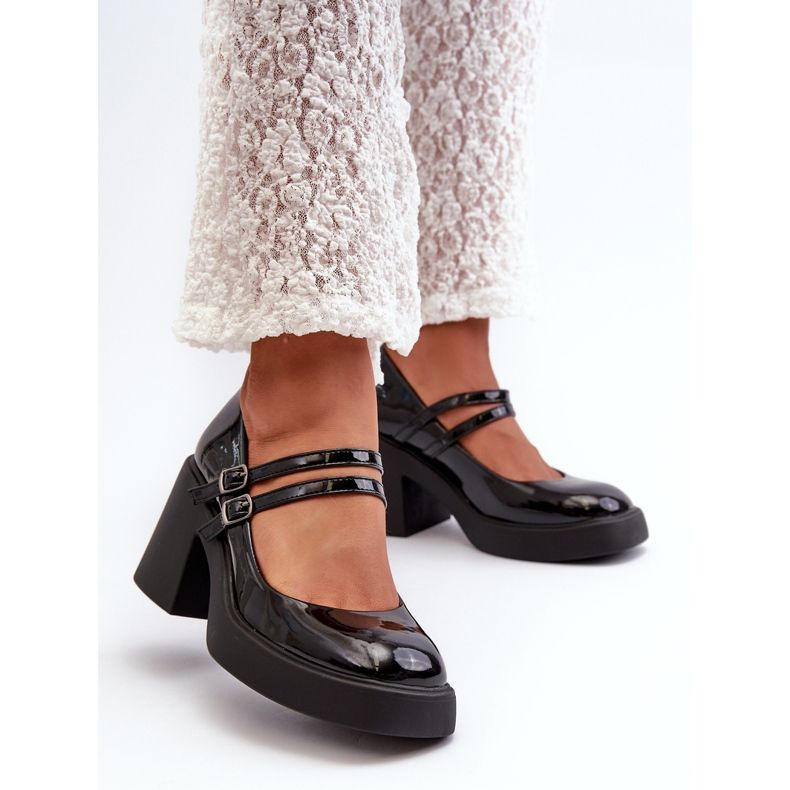 Escarpins vernis noirs à talons épais par Halmina le noir 2