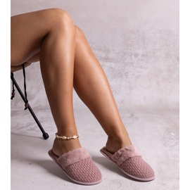 Chaussons roses décorés de fil Sira 1