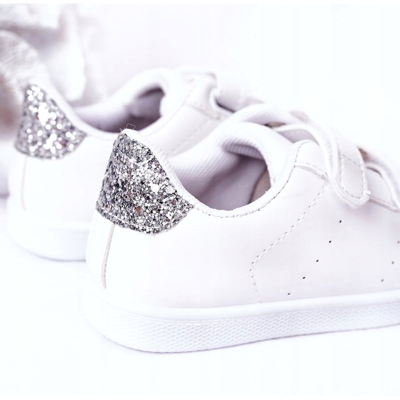 Baskets Velcro enfant, blanches et argentées 1