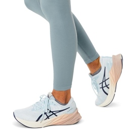 Chaussures Asics Novablast 3 1012B492-400 blanche 2 Chaussures Asics Novablast 3 1012B492-400 blanche 2