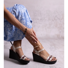 Sandales compensées dorées Farah 1