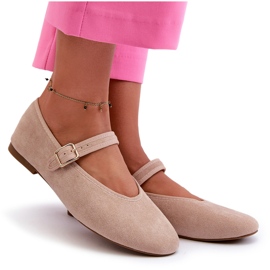 Ballerines Anlofi beiges en suède écologique fermées par une boucle 9