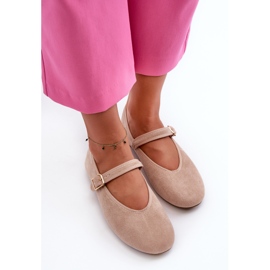Ballerines Anlofi beiges en suède écologique fermées par une boucle 6