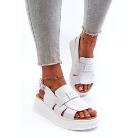 Evento Sandales en cuir blanches Vivitellia pour femmes sur une plateforme et un coin compensé 2