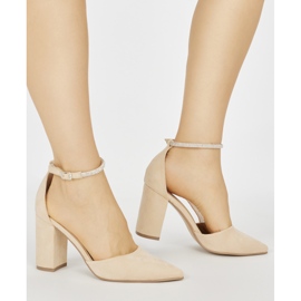 Escarpins à talons hauts en daim beige 2