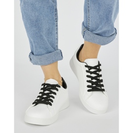 Chaussures de sport blanches pour femmes 1 Chaussures de sport blanches pour femmes 1