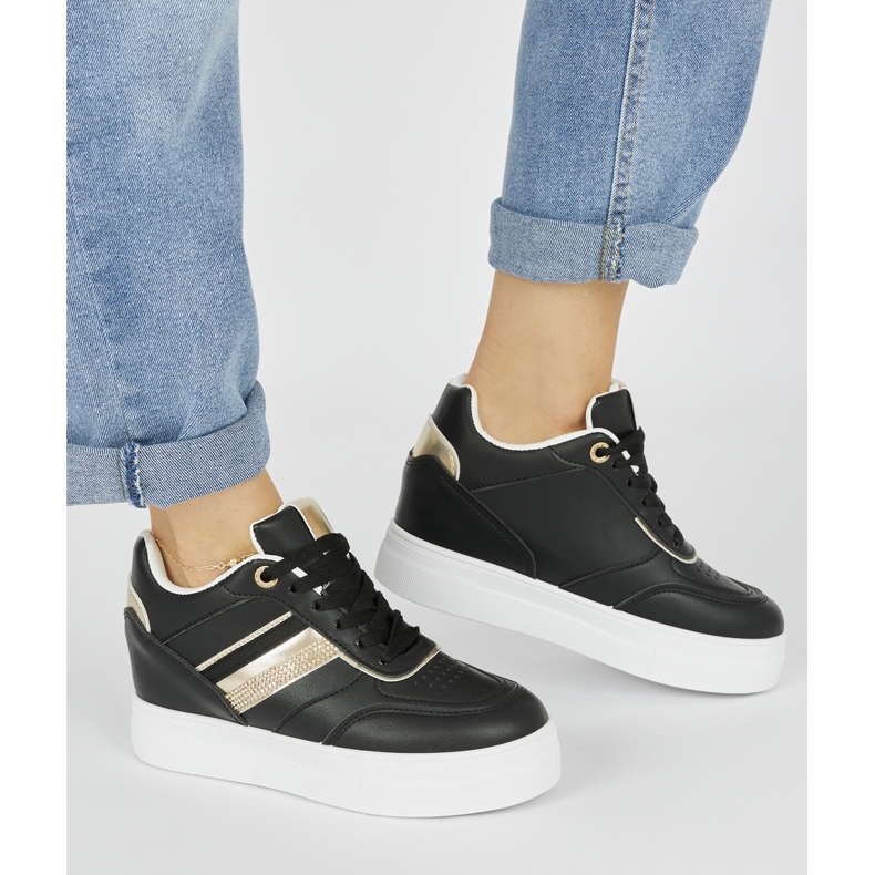 Baskets noires à coin caché 1
