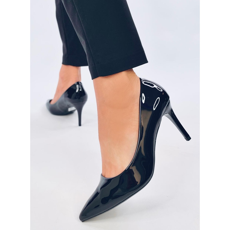 Escarpins à talons aiguilles vernis noirs Charlotte 1