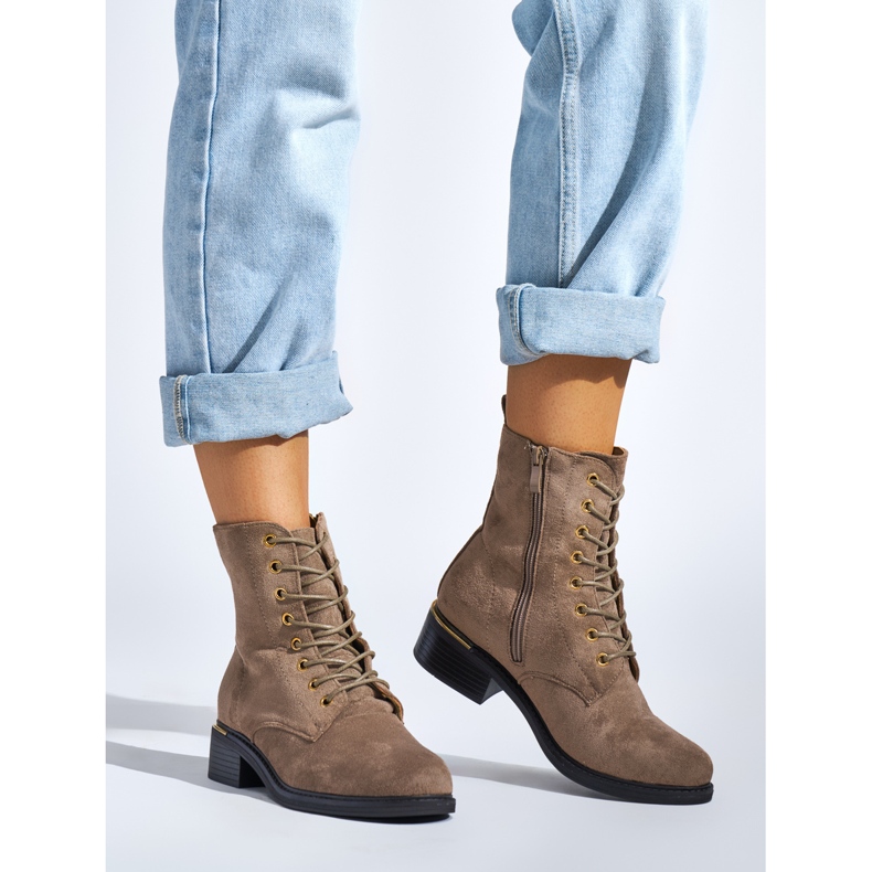 Bottines femme beiges à lacets et talon bas 1 Bottines femme beiges à lacets et talon bas 1