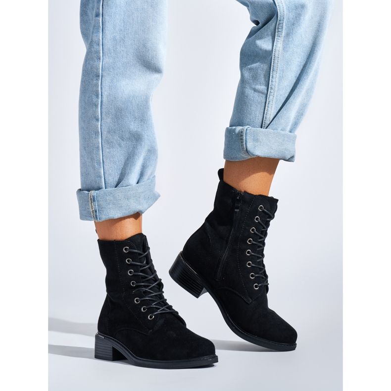 Bottines femme noires à lacets et talon bas le noir 1