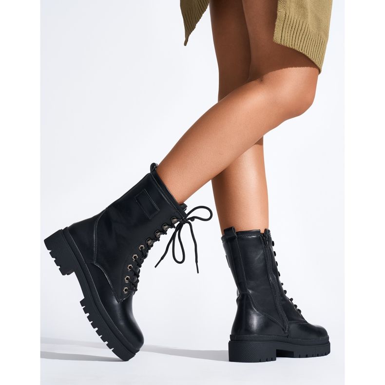 Bottines workwear noires à lacets pour femme 2
