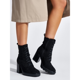 Bottines à lacets en daim noir 1