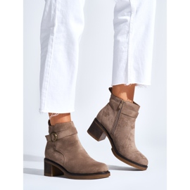 Bottines en daim beiges 1
