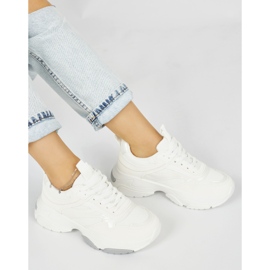 Chaussures de sport blanches à semelle épaisse 1