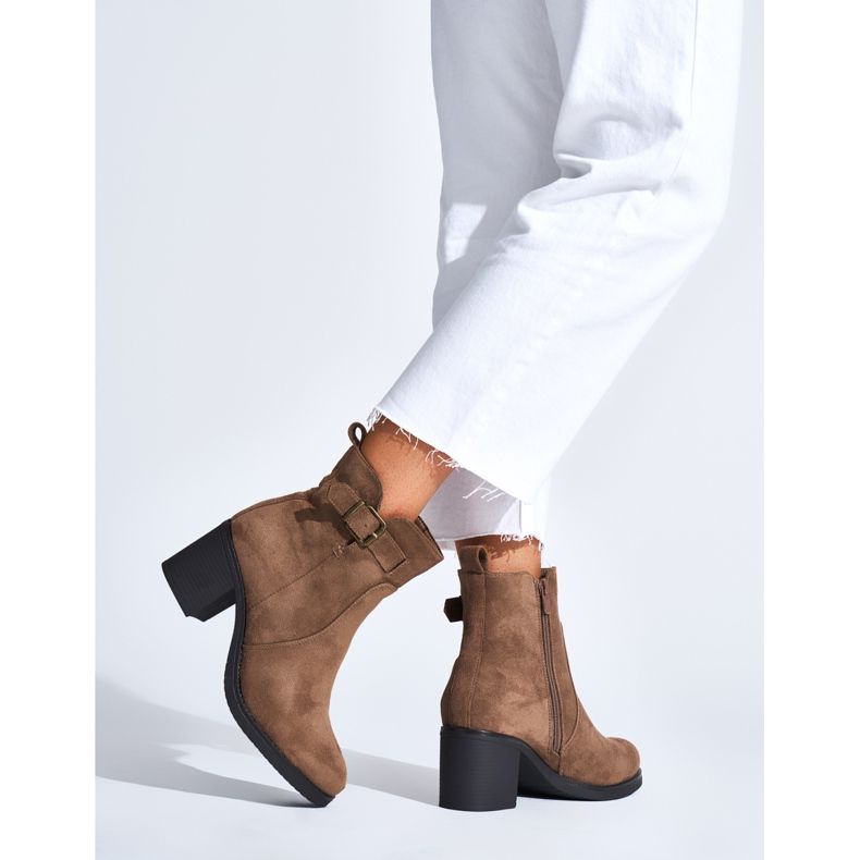 Bottines en daim beige foncé 2