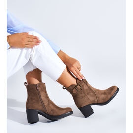 Bottines en daim beige foncé 3