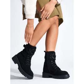 Bottines workwear femme en daim noir 2