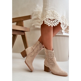 Bottines ajourées en éco-daim, fermées par une fermeture éclair, beige Sevana 5