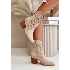 Bottines ajourées en éco-daim, fermées par une fermeture éclair, beige Sevana 6