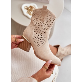 Bottines ajourées en éco-daim, fermées par une fermeture éclair, beige Sevana 9