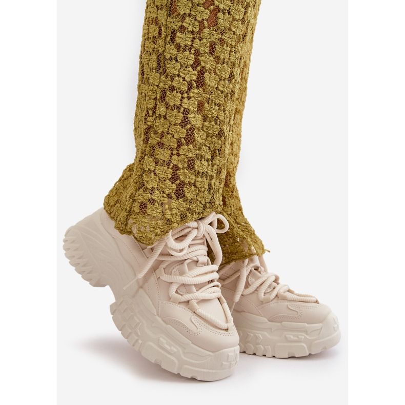 Baskets beige clair pour femmes sur semelle épaisse Nevela 1 Baskets beige clair pour femmes sur semelle épaisse Nevela 1