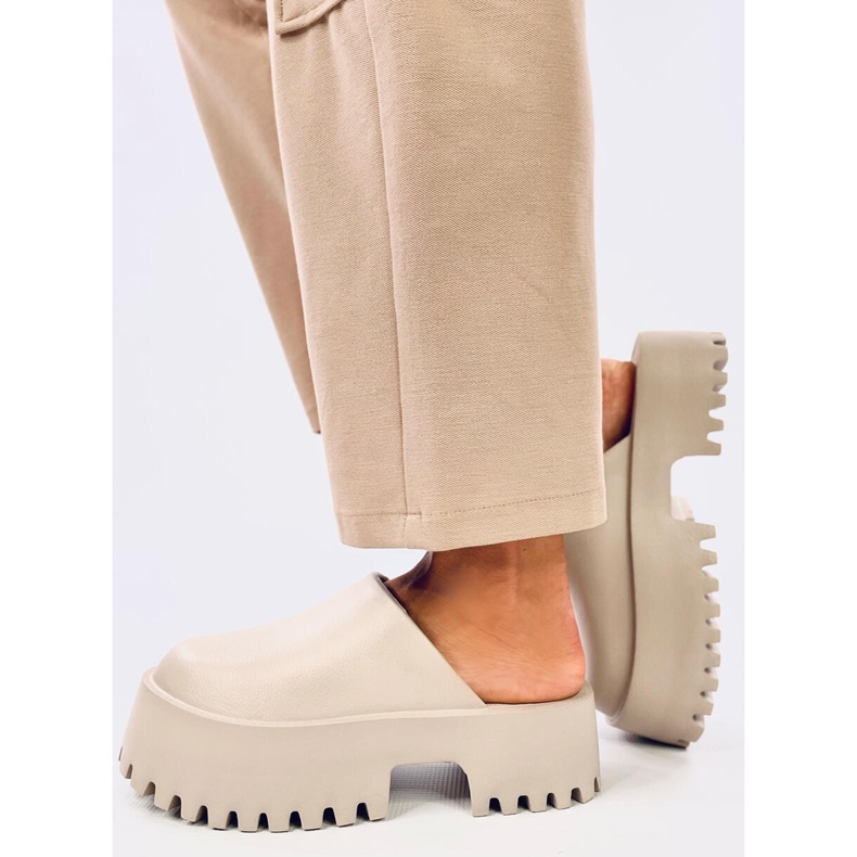 Sabots en mousse Ernest Kaki beige 2