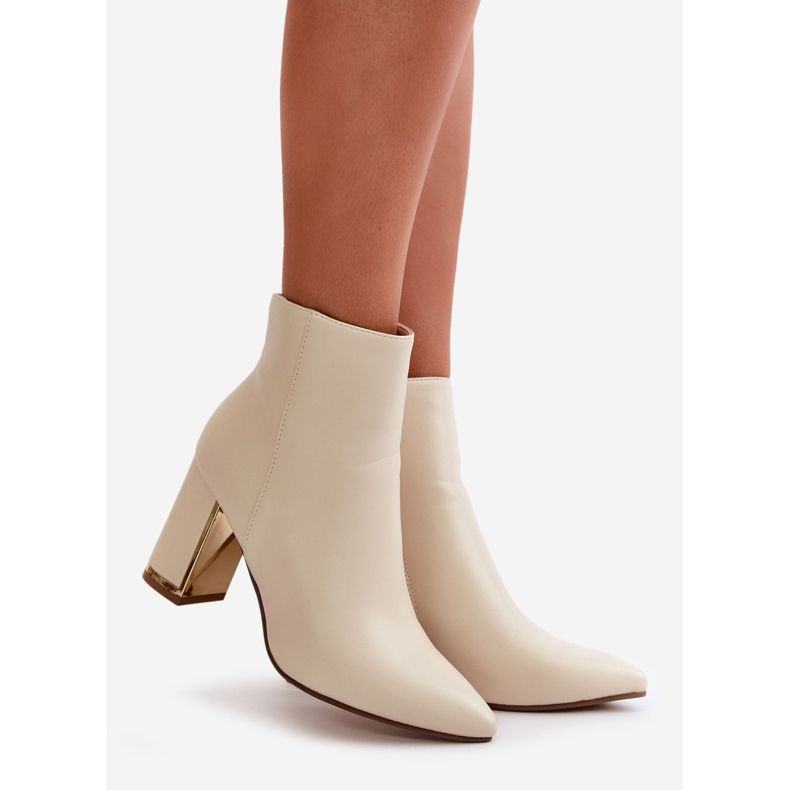 Bottes pour femmes à talon haut, fermées par une fermeture éclair, chaudes, en cuir écologique, beige clair Mevair 1 Bottes pour femmes à talon haut, fermées par une fermeture éclair, chaudes, en cuir écologique, beige clair Mevair 1