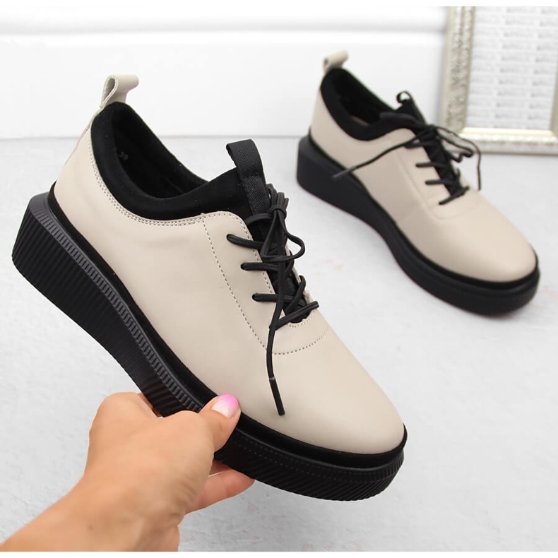 Chaussures slip-on femme en cuir beige T.Sokolski J23-705 1