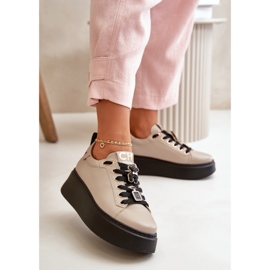 Baskets en cuir pour femmes avec épingles sur la plateforme CheBello 4596 Beige 2