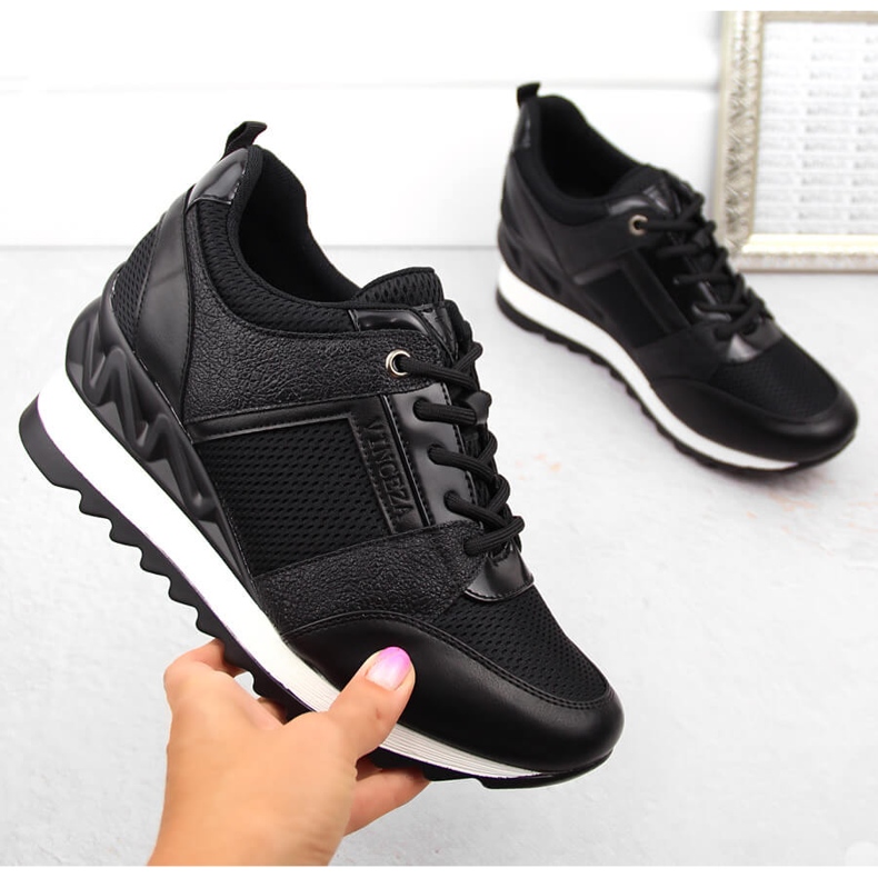 Chaussures de sport compensées noires pour femmes Vinceza 10733 1