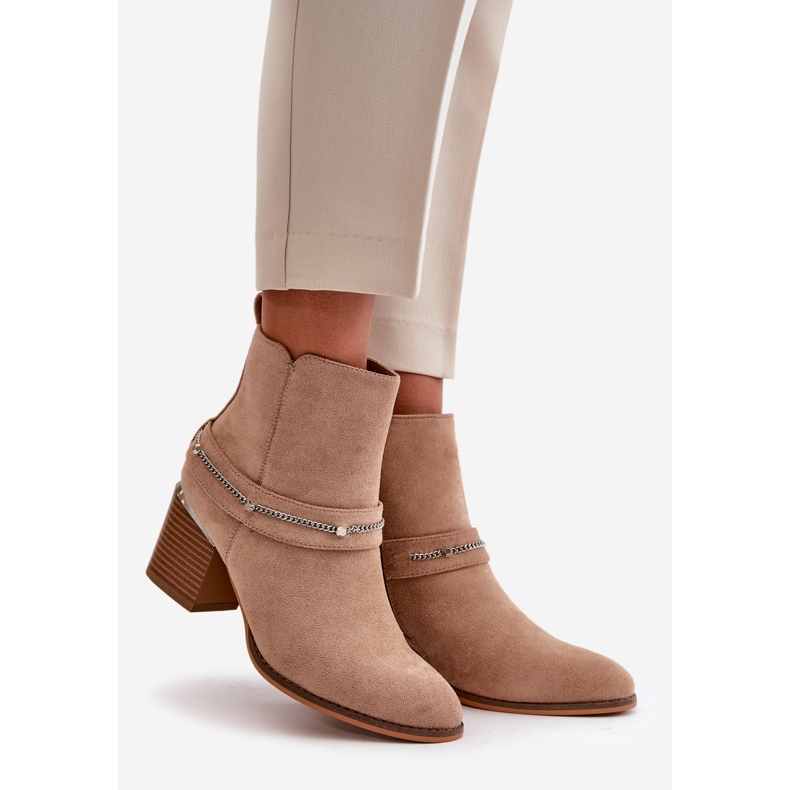 Bottes Femme Isolées Sur Talon Haut Avec Chaîne Eco Daim Beige Hanalen 1