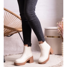 Bottines beiges de Lidea 1
