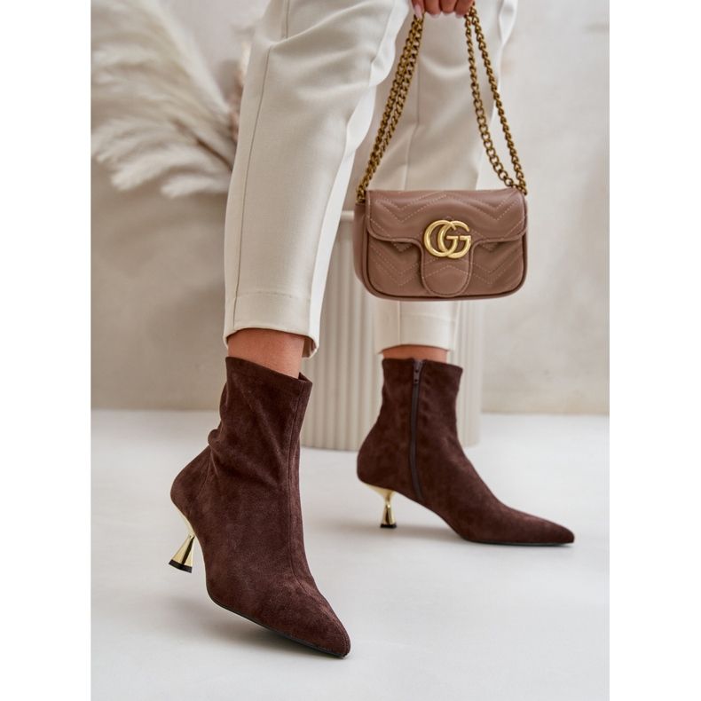 Bottes Pour Femmes Sur Un Talon Haut En Daim Écologique Avec Bouts Pointus Marron Irithare brun 2