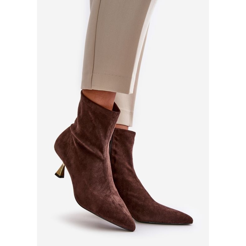 Bottes Pour Femmes Sur Un Talon Haut En Daim Écologique Avec Bouts Pointus Marron Irithare brun 1
