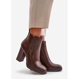 Bottines isolées pour femmes sur talon haut en cuir écologique marron foncé Teresine brun 1 Bottines isolées pour femmes sur talon haut en cuir écologique marron foncé Teresine brun 1