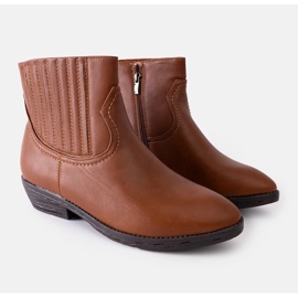 Bottes de cowboy isolées marron par Jolicoeur brun 1 Bottes de cowboy isolées marron par Jolicoeur brun 1