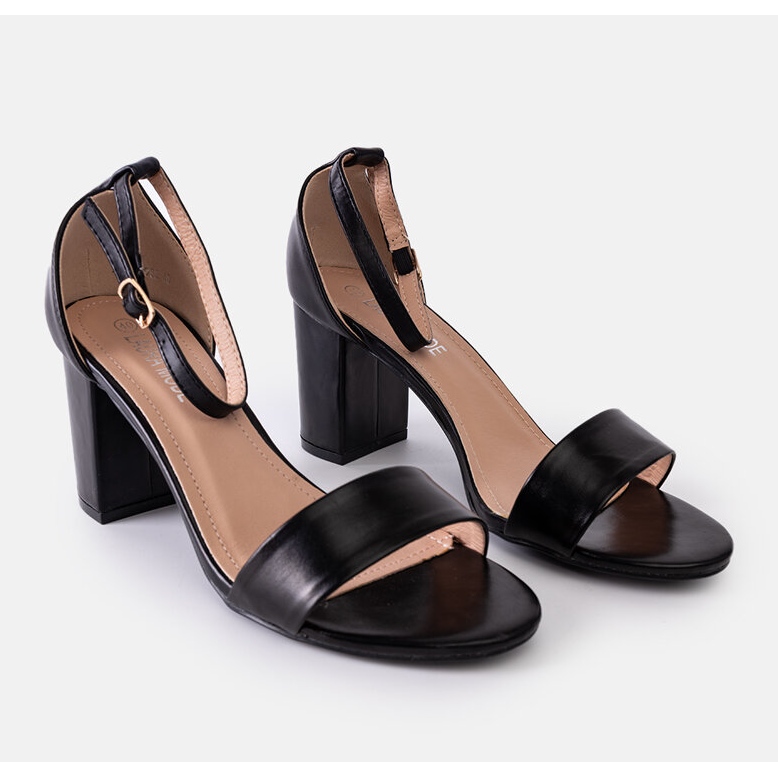 Sandales noires à talons hauts d'Asgha le noir 1