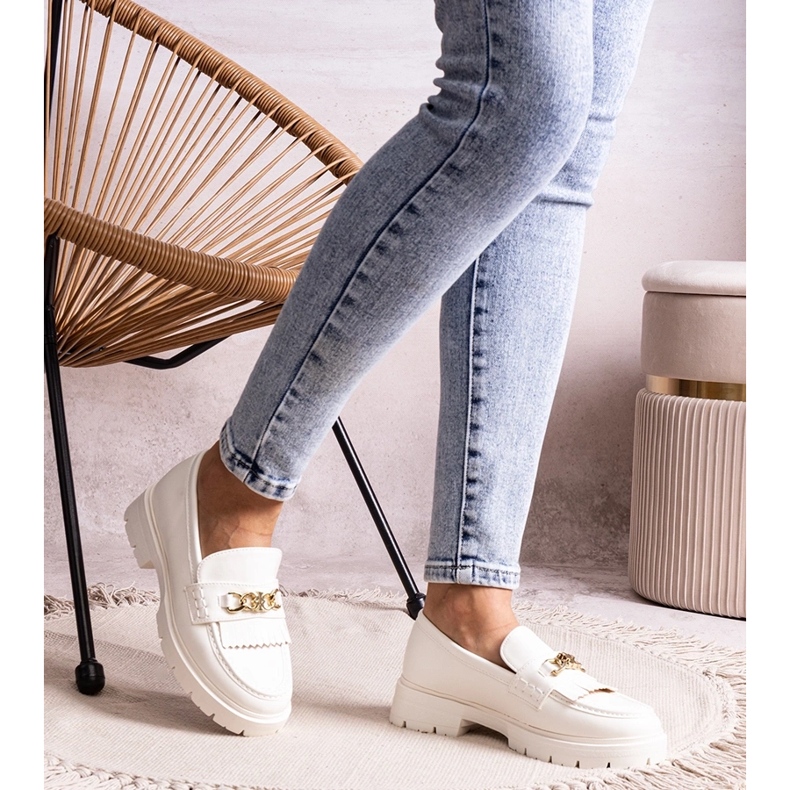 Bez marki Chaussures blanches avec une boucle dorée d'Anielania 1