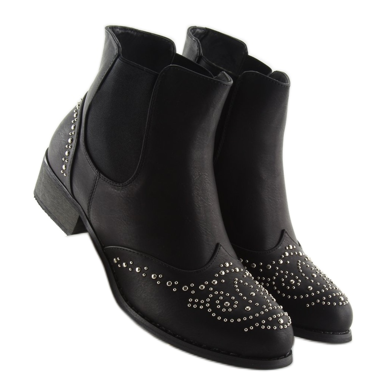 Chelsea boots femme noires à clous 1