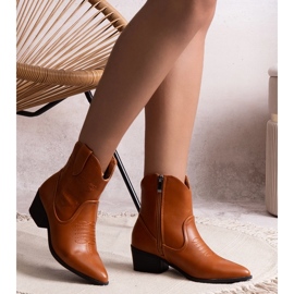 Bottes cowboy à talons hauts marron de Madia brun 1