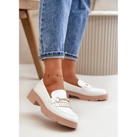 Mocassins pour femmes avec décoration en cuir écologique, blanc Tialorae blanche 2 Mocassins pour femmes avec décoration en cuir écologique, blanc Tialorae blanche 2